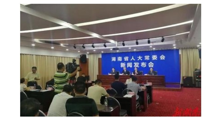 《湖南省物业管理条例》已经实施，业主、物业公司的权利义务更加明确